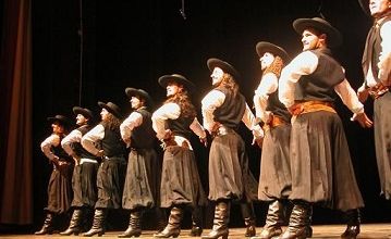 Tour du monde sur les pas endiablés de dix des danses les plus populaires du globe ...