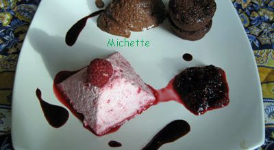 Fondant chocolat cardamome, glace au chocolat, mousse à la framboise