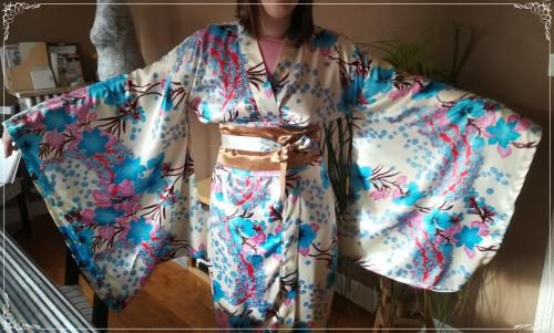 Tuto : Un kimono fleuri et sa ceinture Obi