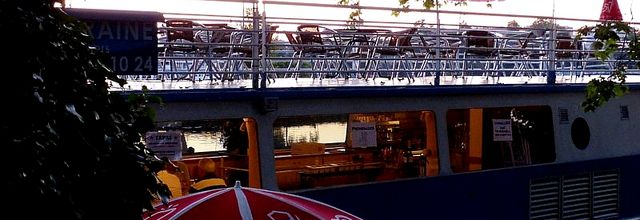 Metz / Le restaurant et bar le Duc de Lorraine au plan d'eau...