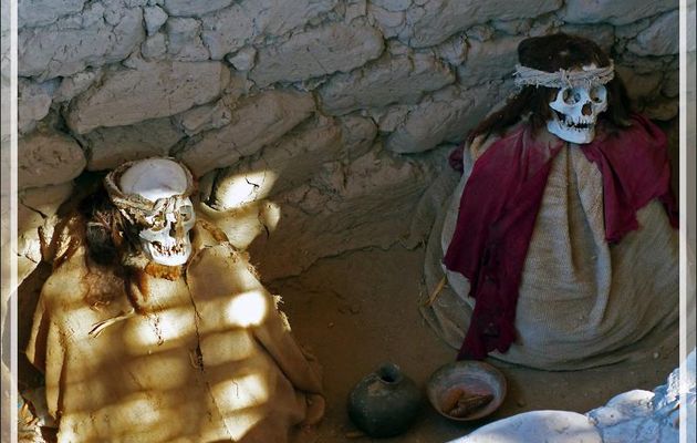 Tombeaux doubles dans le Cimetière de Chauchilla - Nazca - Pérou