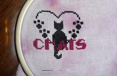 Petit chat brodé