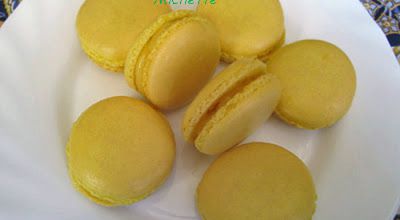 De beaux macarons à la crème au citron faciles à faire.