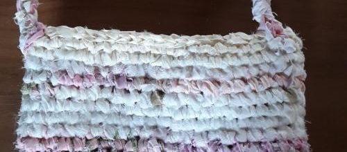 Un sac en traphilo blanc et rose