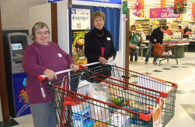 La collecte pour la Banque Alimentaire à Auchan..