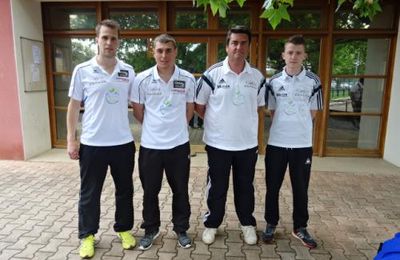 4 villeneuvoie en demi finale Simple M2