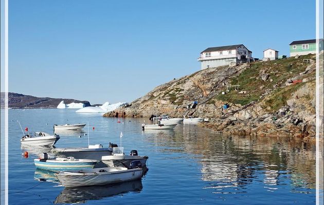 Débarquement et immédiatement, direction vers le sommet du village, guidés par l'antenne, pour voir le panorama - Kullorsuaq - Groenland
