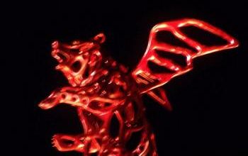 Cochon volant ou hibou diabolique ?