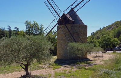 ☻ Vacances 2022 dans le Lubéron - Le village des Mées et l'Abbaye Notre Dame de Ganagobie