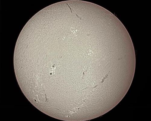 2023-05-28-Series of spots on the sun