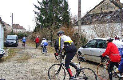 Première sortie de la saison pour le club-Cyclo de Châtillon s/S...