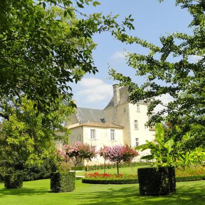 Chateau de Beaulon, jardin et pigeonnier