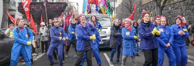 7ème ! On lâche rien. La mobilisation s'étend. Le pouvoir réprime *** Mais les syndicats gagnent la bataille de l’opinion
