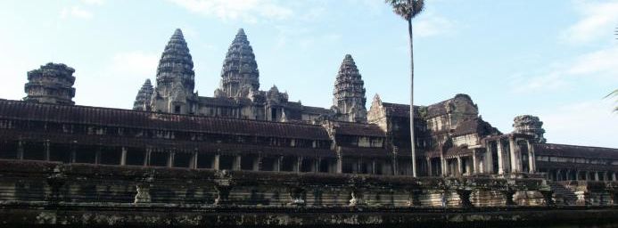 Angkor Wat face Nord avec ses superbes bas-reliefs