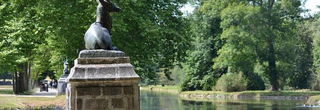 Parc du château de Rambouillet : Sculptures en bronze - Cerfs