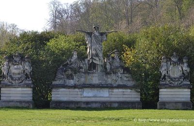 Le Domaine de Saint-Cloud : La France couronnant l'Art et l'Industrie