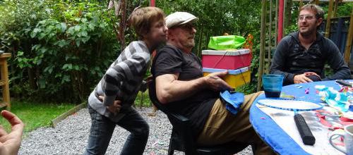 Les enfants et le chien