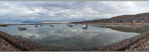 Le port artificiel de Qaanaaq à marée basse - Groenland