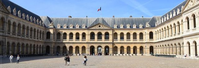 Les cadrans solaires de l'Hôtel des Invalides