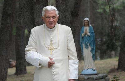 Le Pape émérite Benoît XVI «actuellement dans un état stationnaire» - VA