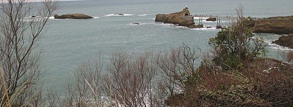 BIARRITZ (1/4) : Le rocher de la Vierge .