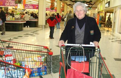La collecte pour la Banque Alimentaire à Auchan...