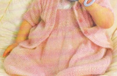 Layette: robe et gilet