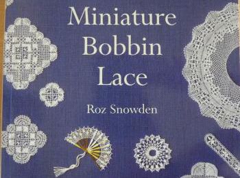 Miniature  Robbin Lace - Roz Snowden