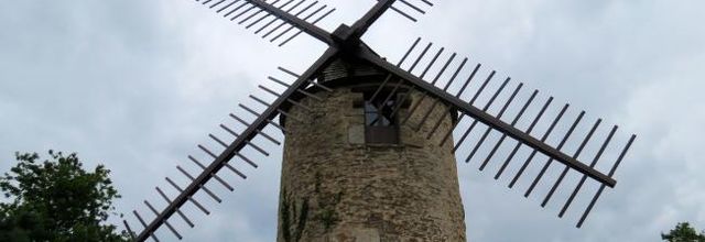 Saint Jacut-les-Pins (Morbihan) : Moulins à vent