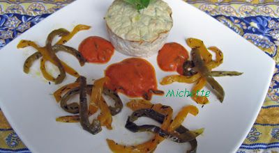 Mousseline de crevettes, poivrons, coulis tomate et piquillos