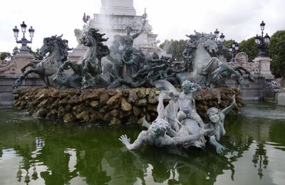 EB - La Fontaine des Girondins à Bordeaux - côté Jardin Public 2ème essai...