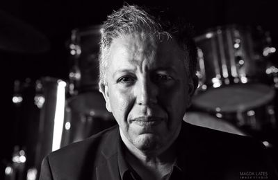 Salah Khaïli dévoile le clip de Faster than the wind chez Dixiefrog