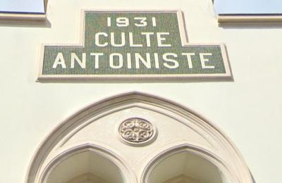 NICE - Culte Antoiniste - Tympan du temple