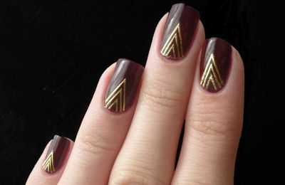 Nail Art triangles dorés